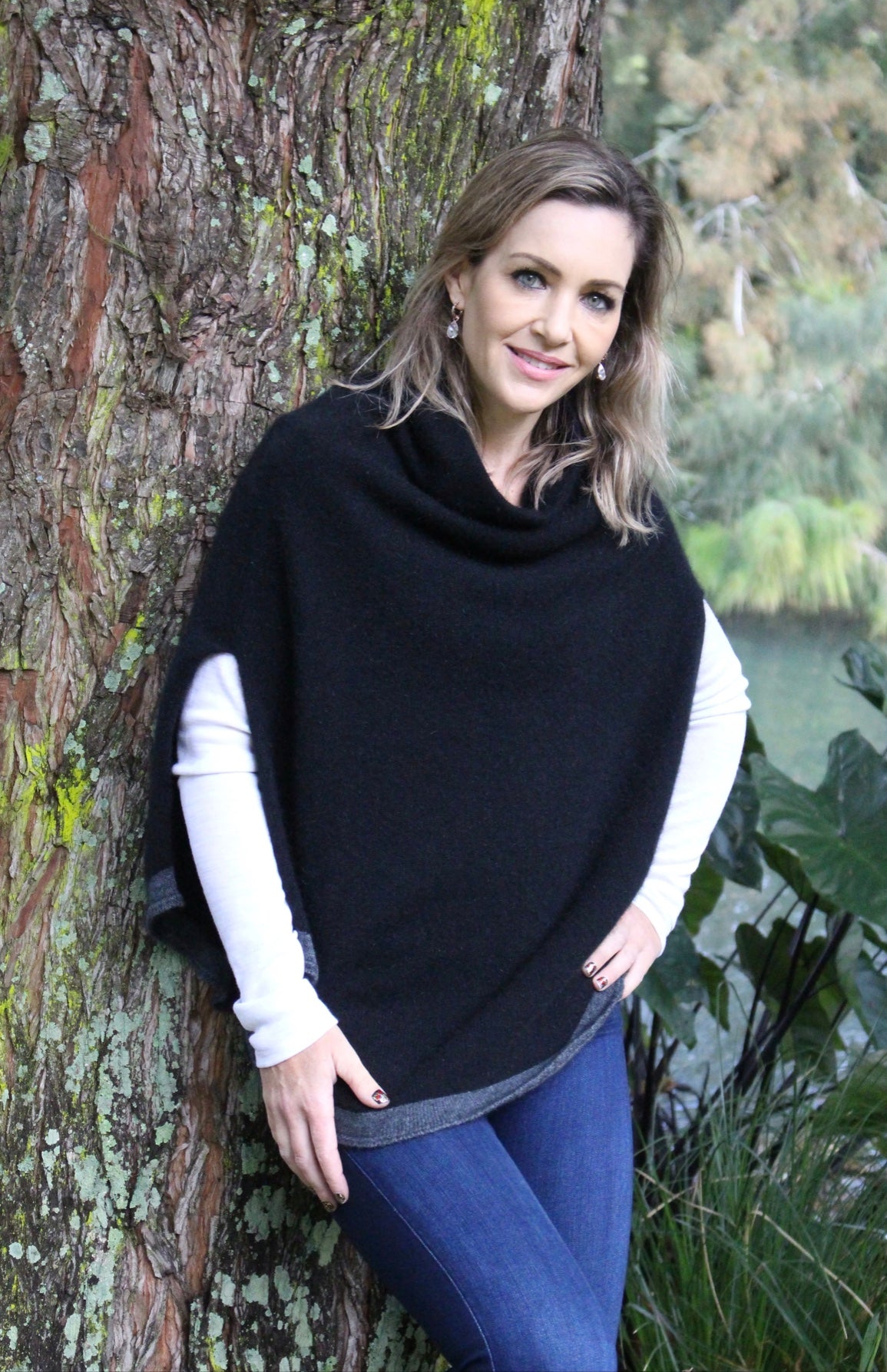 Possum Merino Verge Poncho