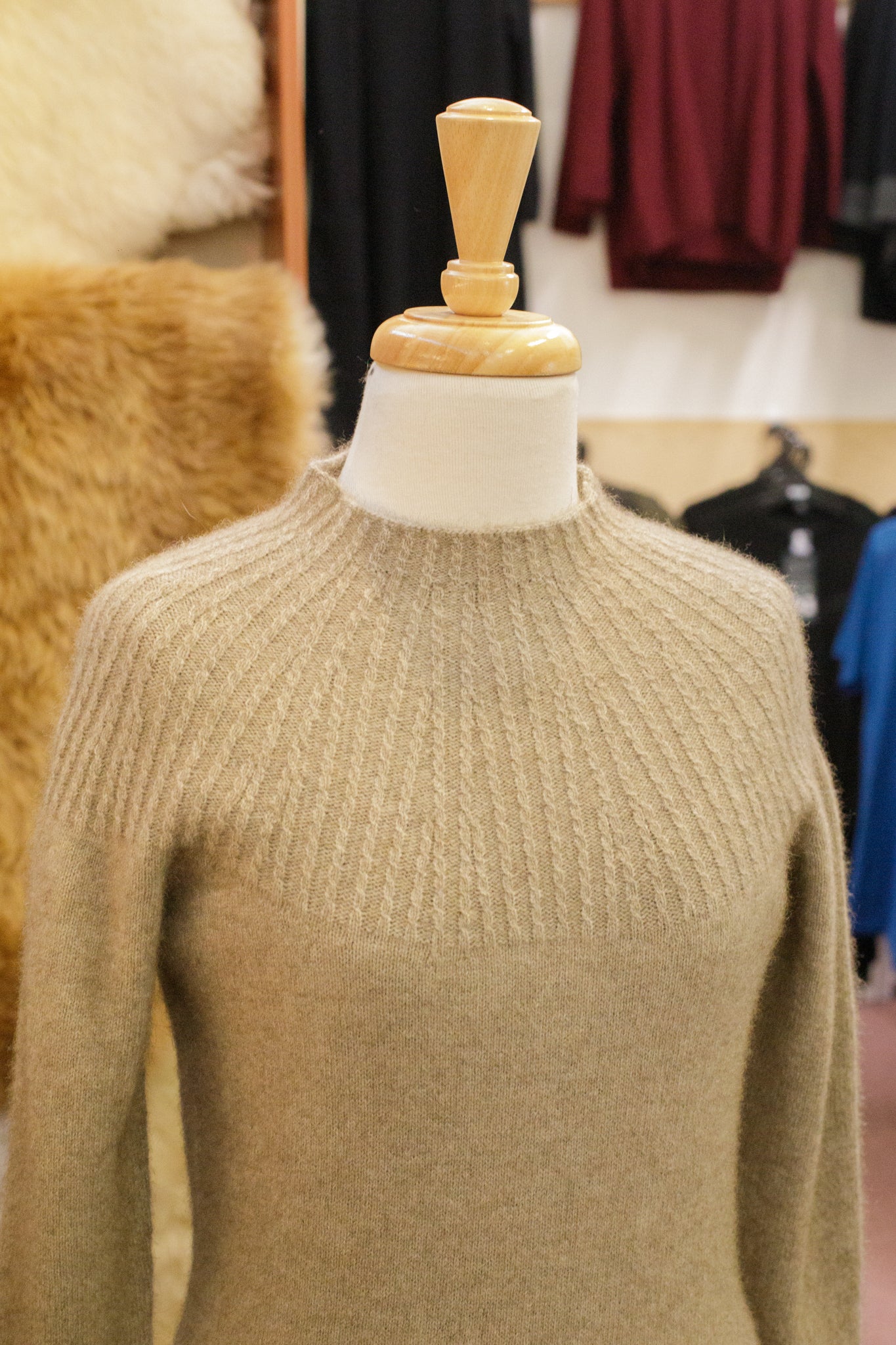 Yoke Neck Cable Jersey