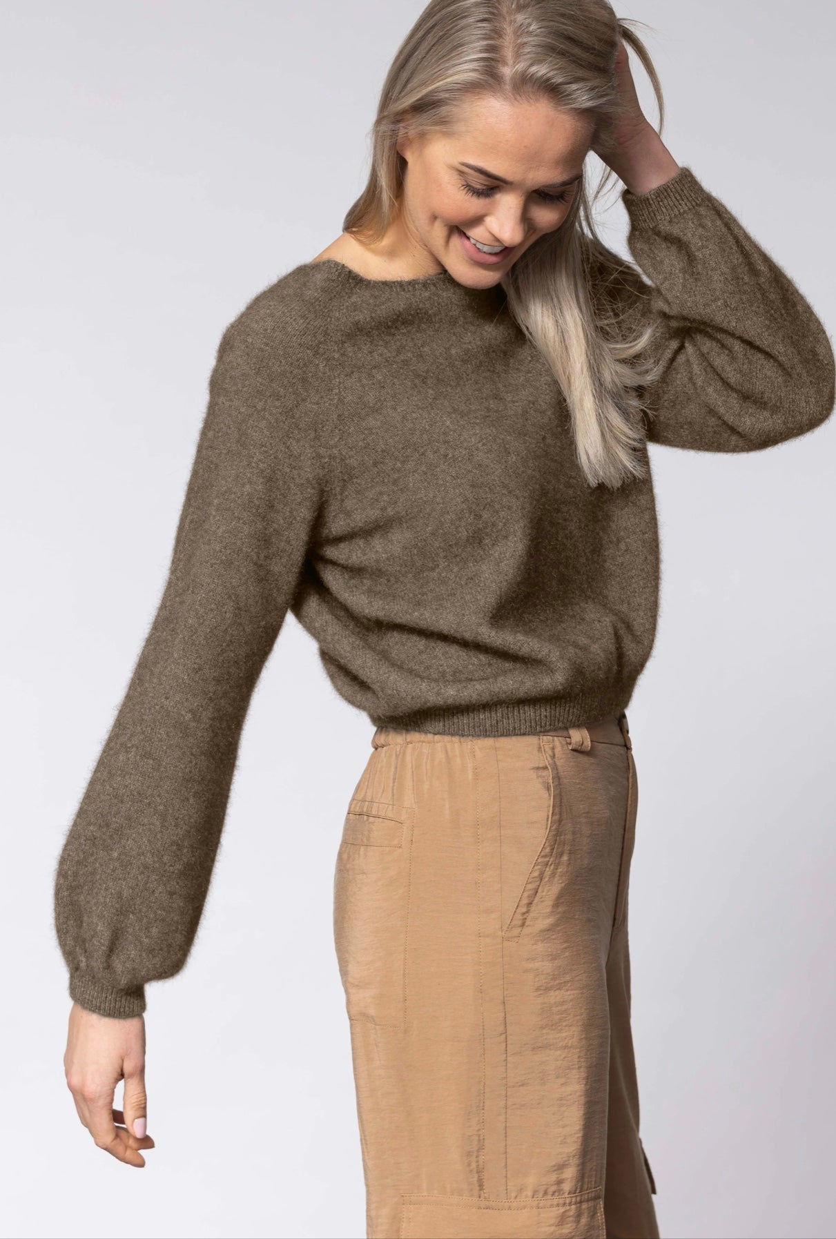 Bellow Sleeve Top