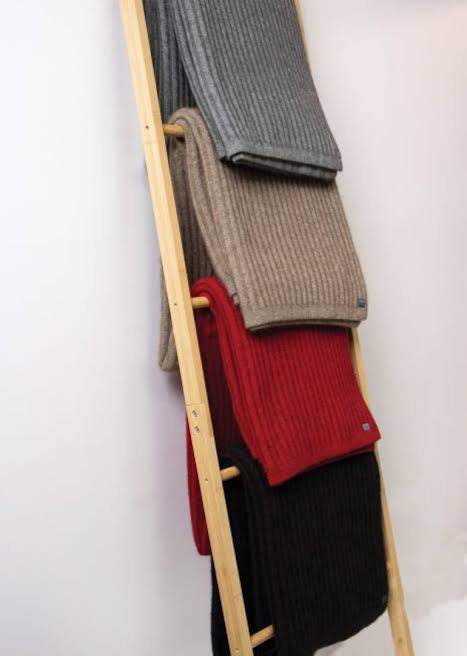 Luxurious Ribbed Throw