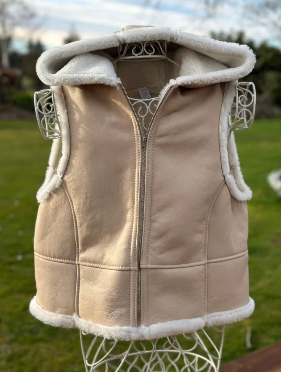 Lambskin vest nappa hooded