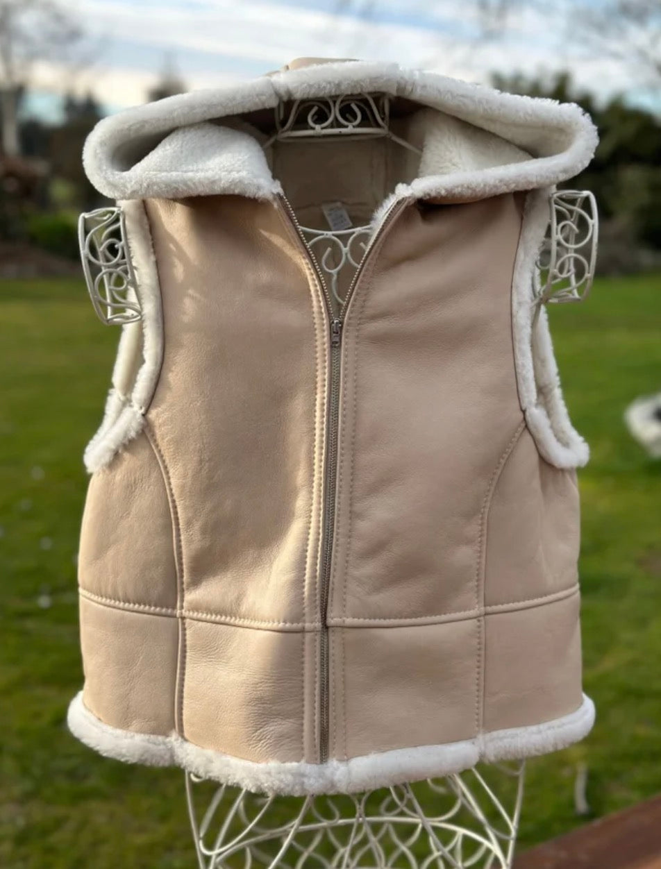 Lambskin vest nappa hooded
