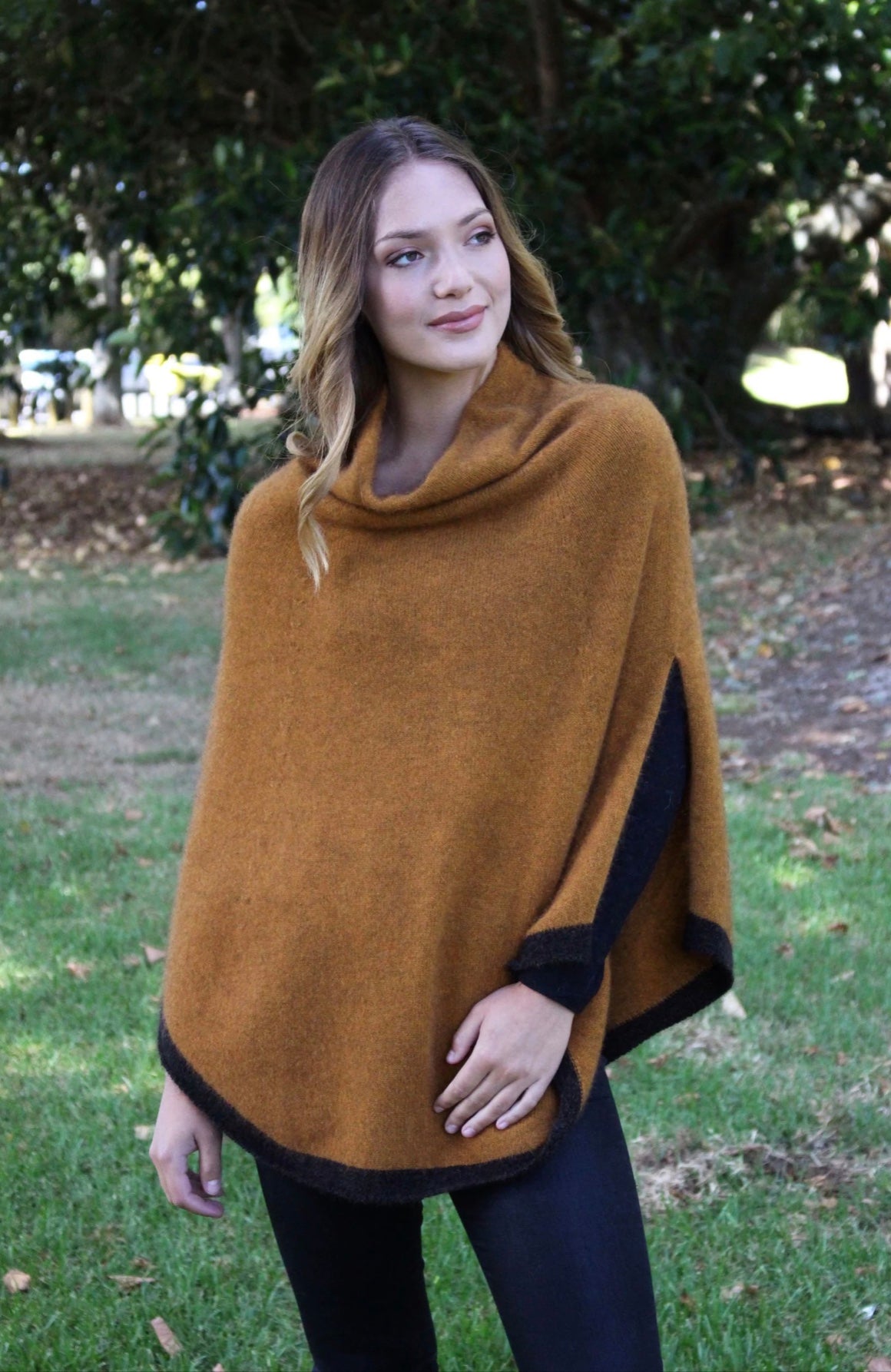 Possum Merino Verge Poncho