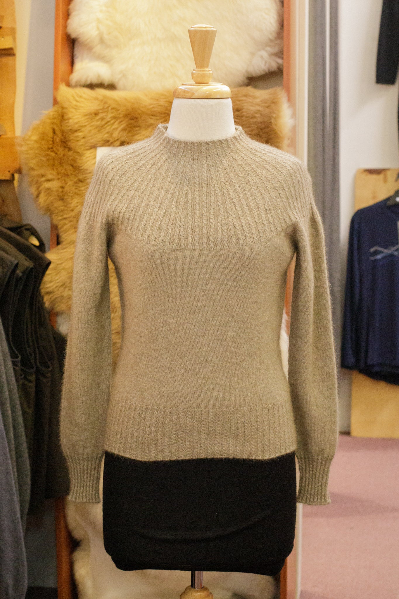 Yoke Neck Cable Jersey