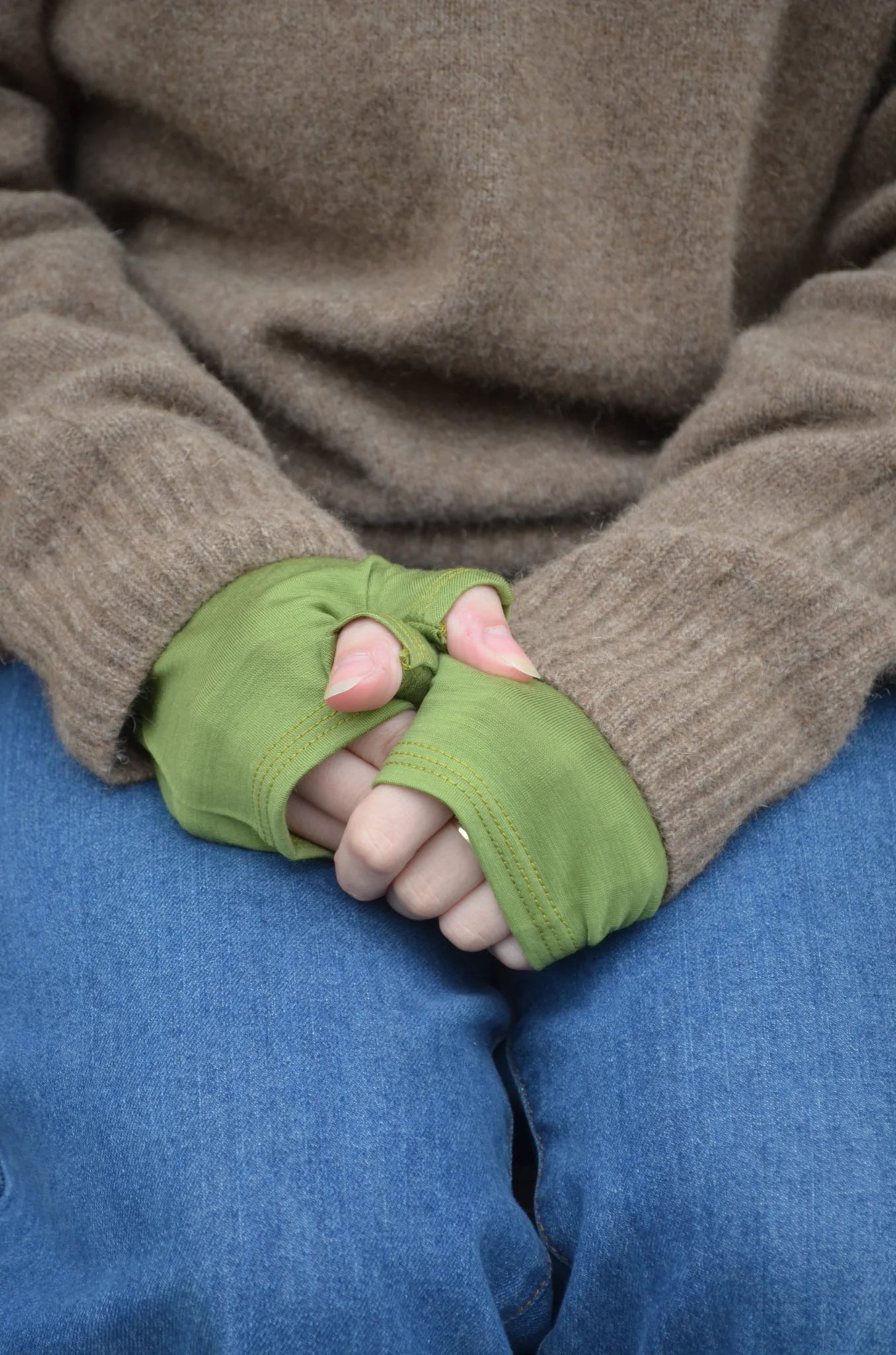 Merino Handwarmer - Stone Hill