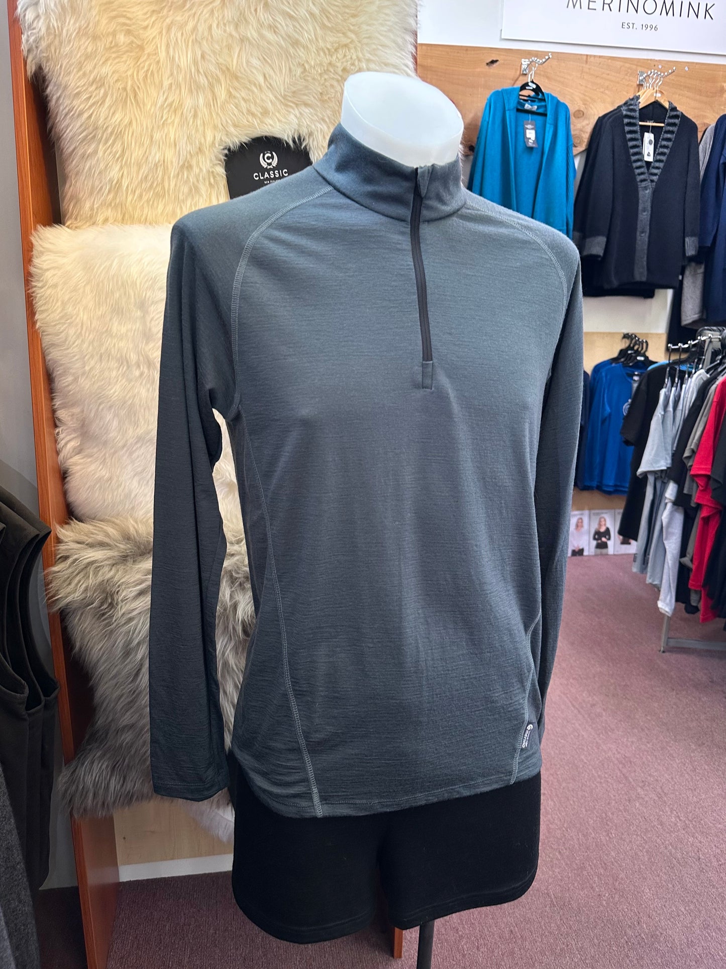 Leisure Lite-weight Merino Half Zip Top