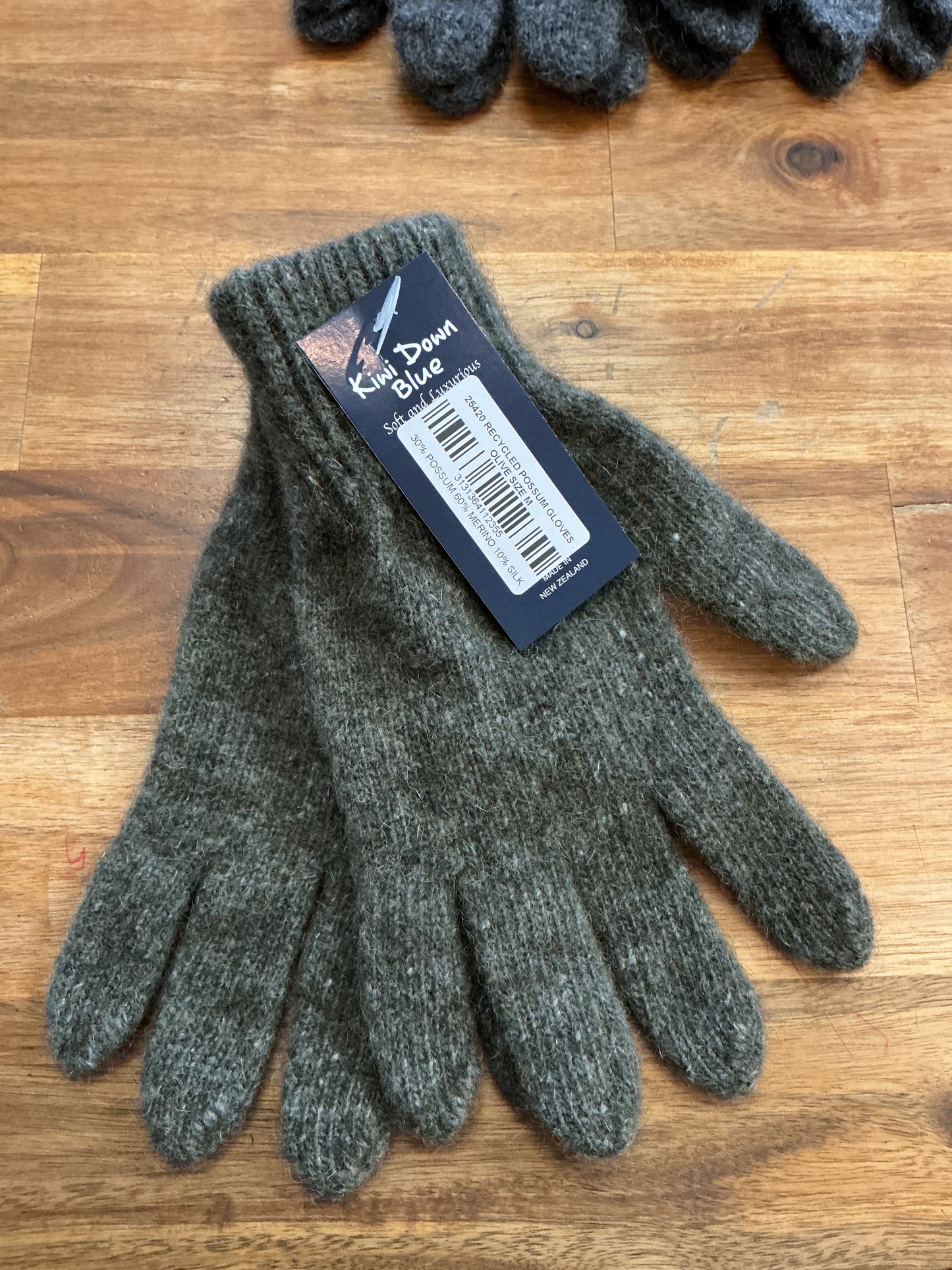 Kiwi Down Blue Recycled Possum Gloves