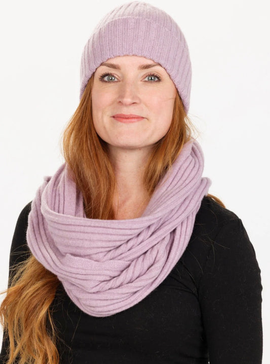 Ribbed Loop Scarf