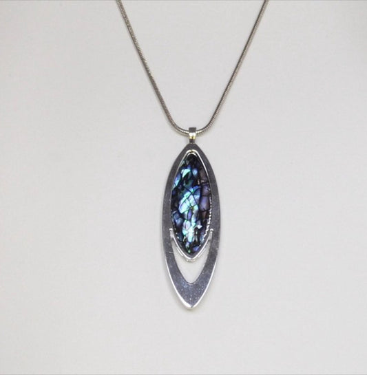 Paua Cracking LG Oval Snake Pendant