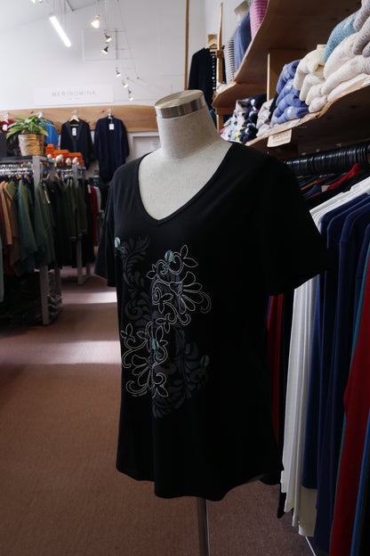 Ladies Fitted T-Shirt Black Koru Ferns T